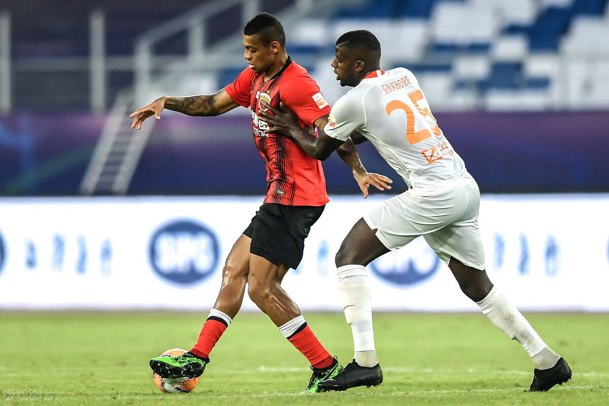 包含转折点广州队复出首秀；国王杯转会期攻防权衡；信心回归；纪律约束更严格的词条-爱游戏官网